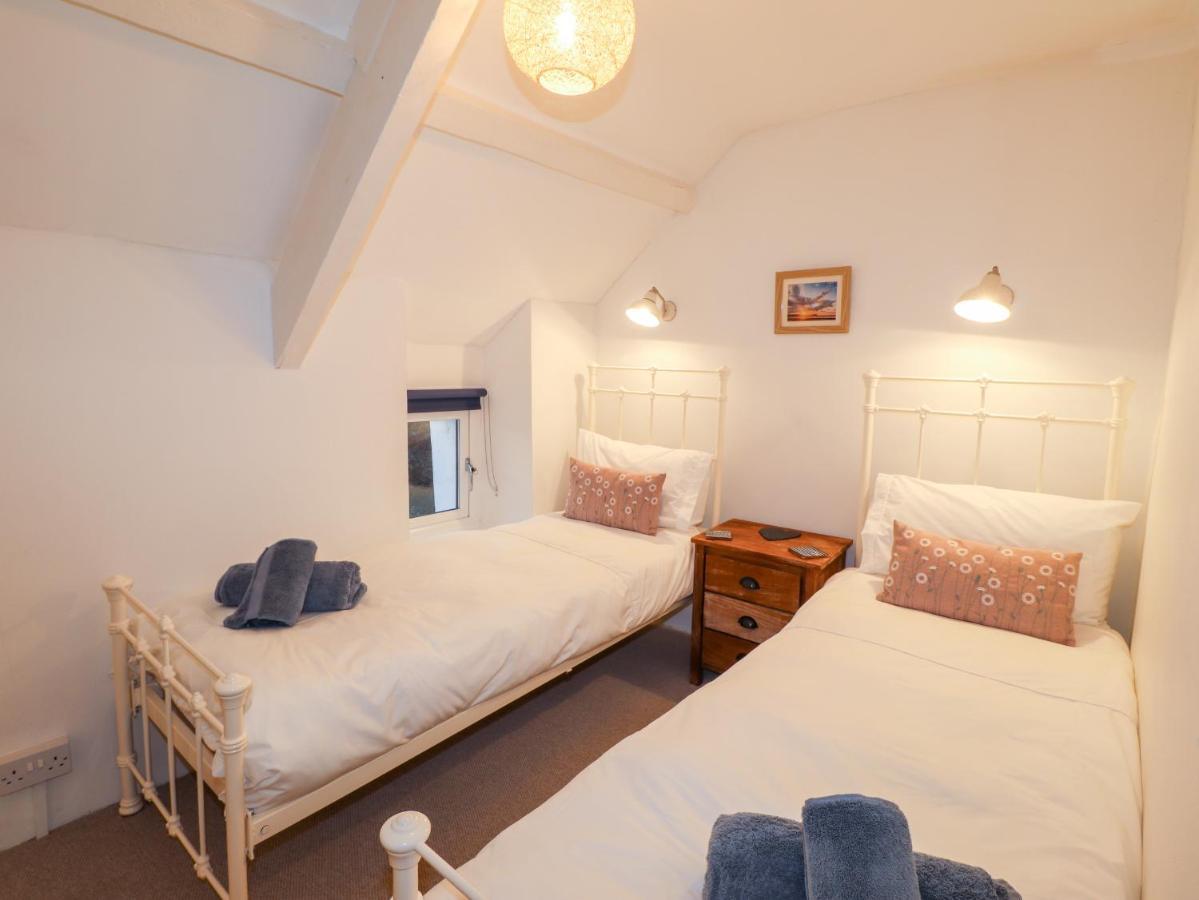 Little Barn Cottage นิวพอร์ต ภายนอก รูปภาพ